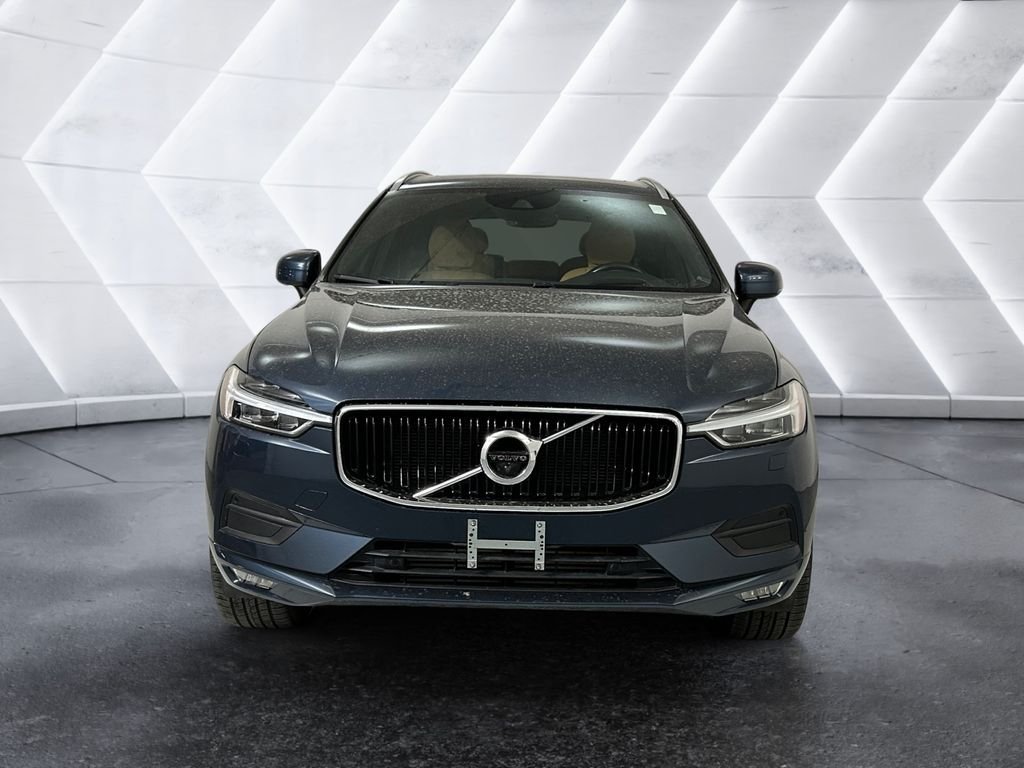 Used 2020 Blue Volvo T5 Momentum image 2