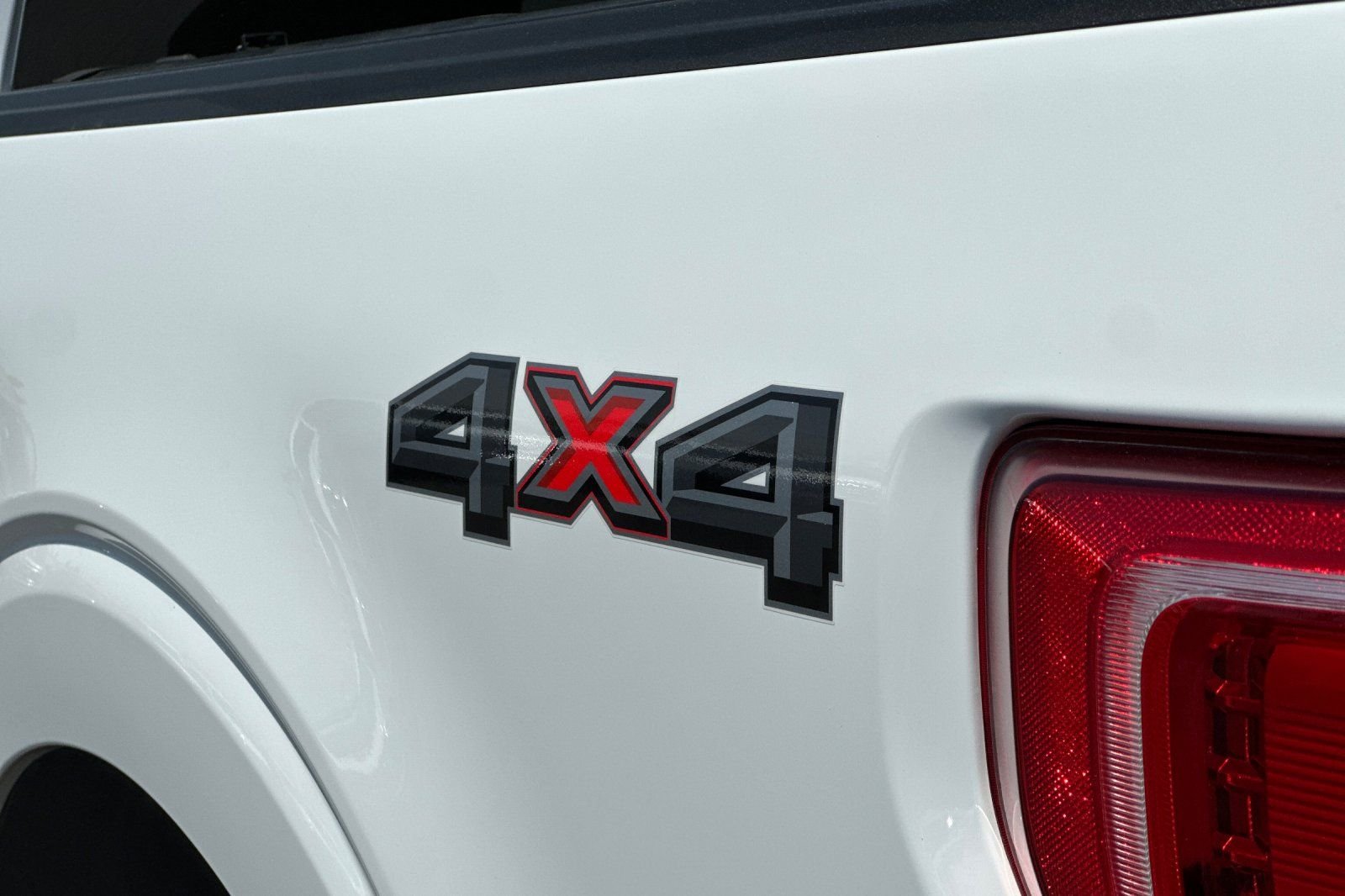 Used 2023 White Ford XLT image 32