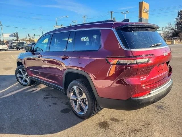 New 2026 Velvet Red Pearl-Coat Exterior Paint Jeep Limited image 7