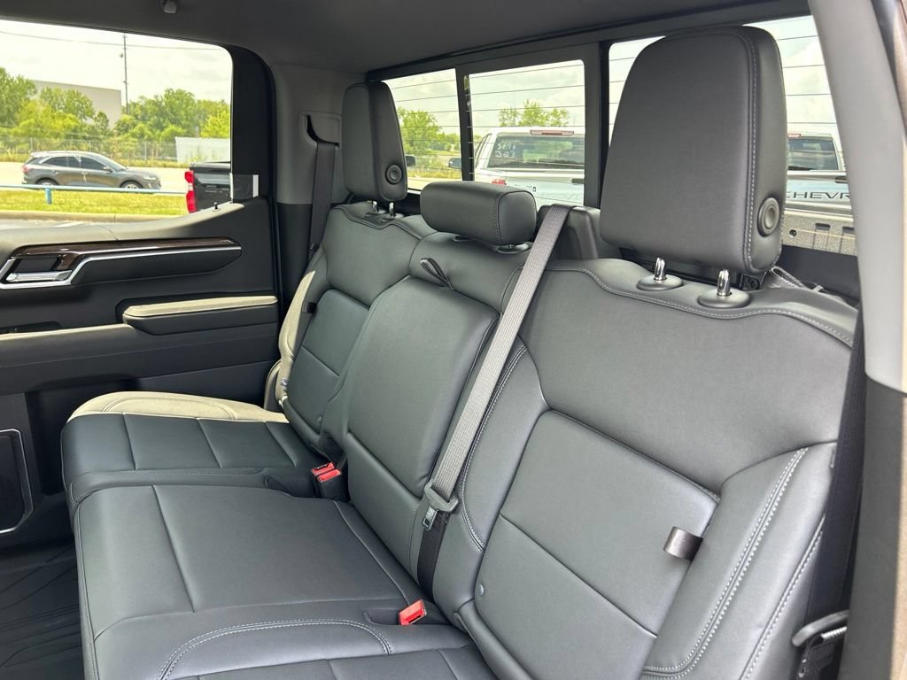 New 2026 Black Chevrolet LT image 39