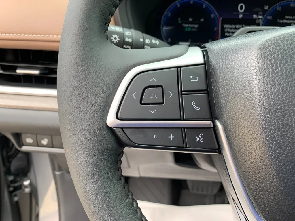 Used 2026  Toyota Platinum image 28