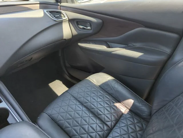 Used 2019 White Nissan Platinum image 29