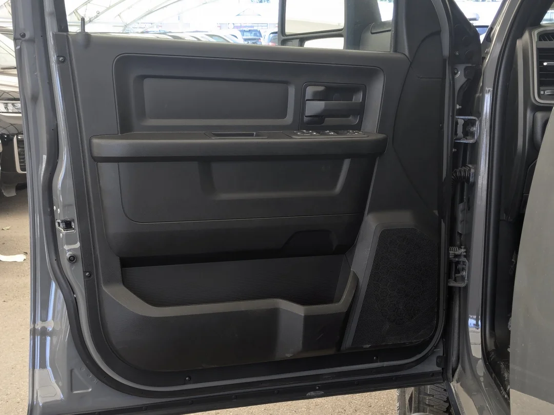 New 2026 Grey RAM Black Express - - 6.7L HO Diesel - 20 Black Wheels - 5th Wheel/Gooseneck Prep - Sport Hood & More! image 12