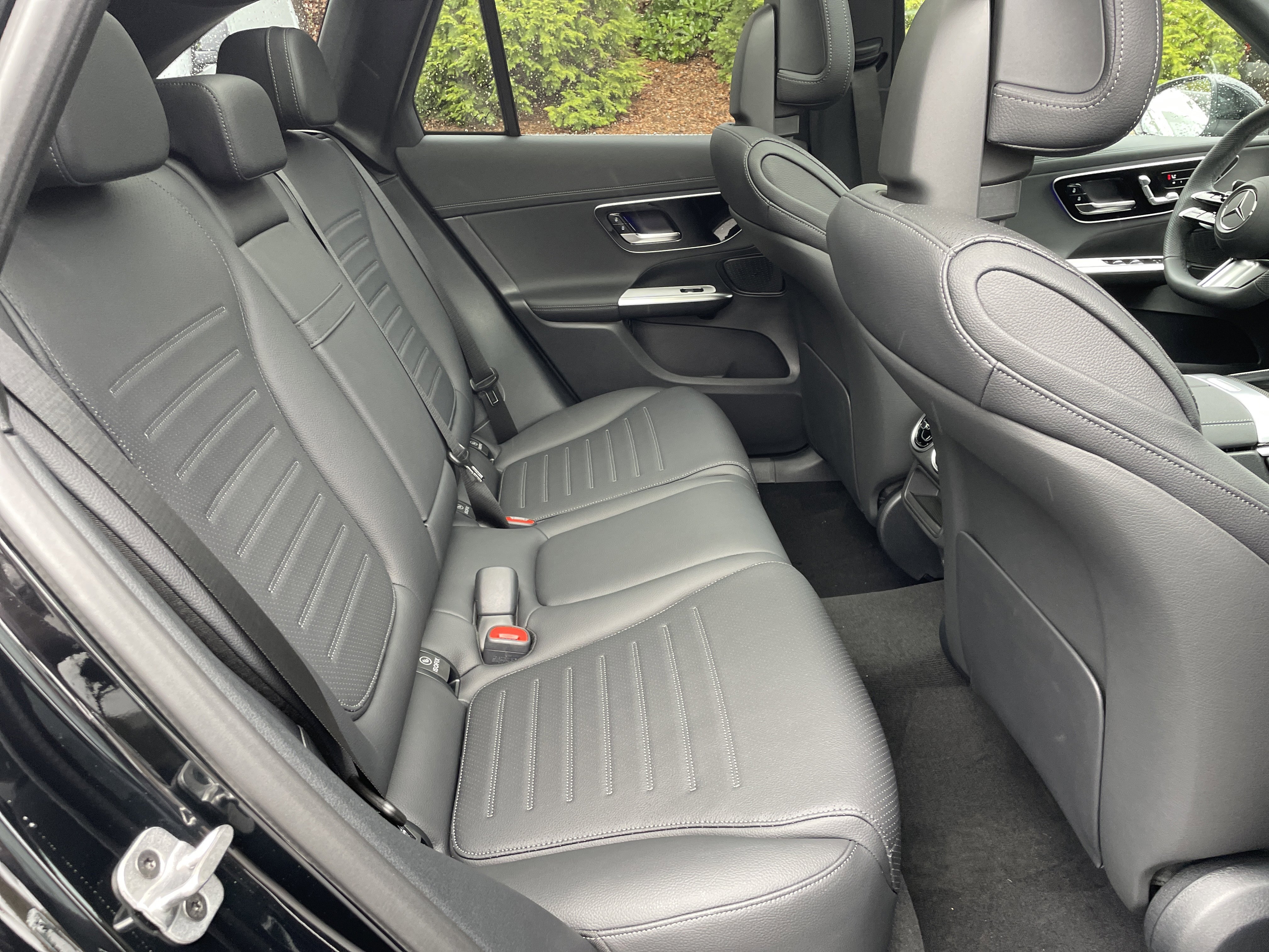 New 2026 Black Mercedes-Benz GLC 300 SUV image 40