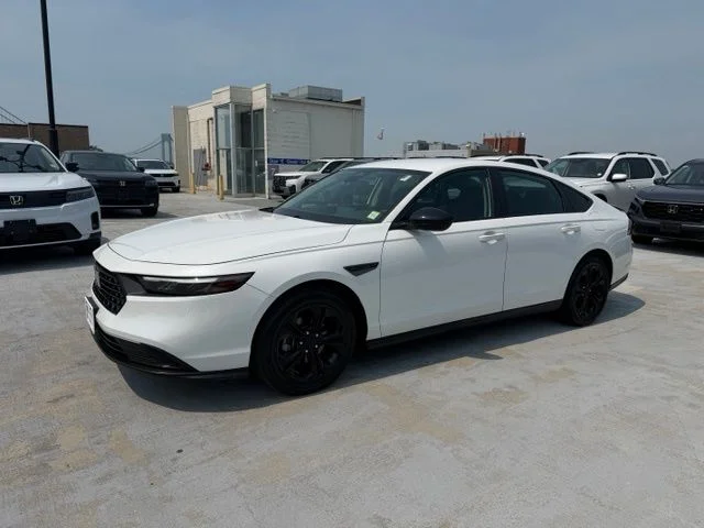 Used 2023 White Honda LX image 3