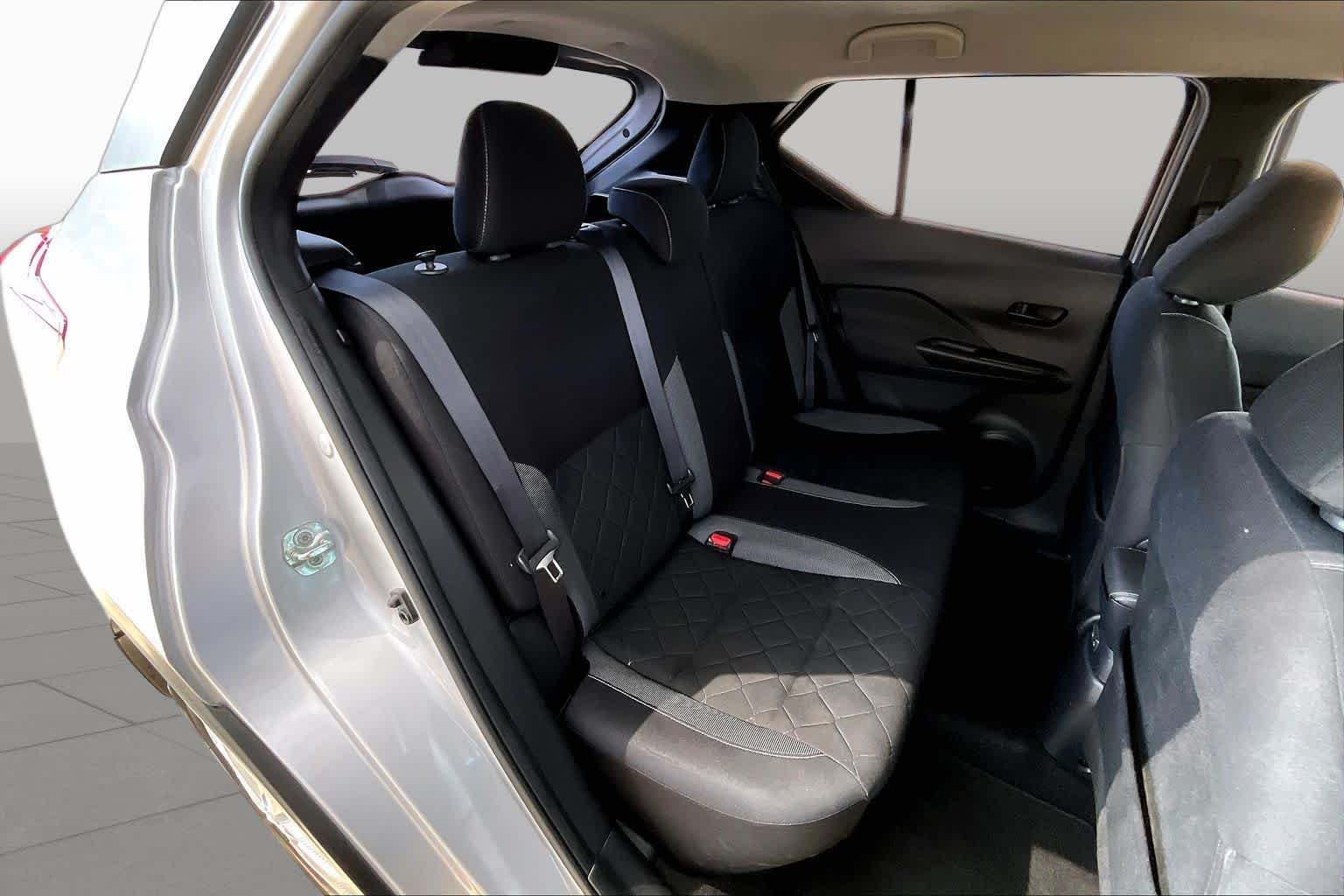 Used 2019 Brilliant Silver Metallic Nissan S image 19