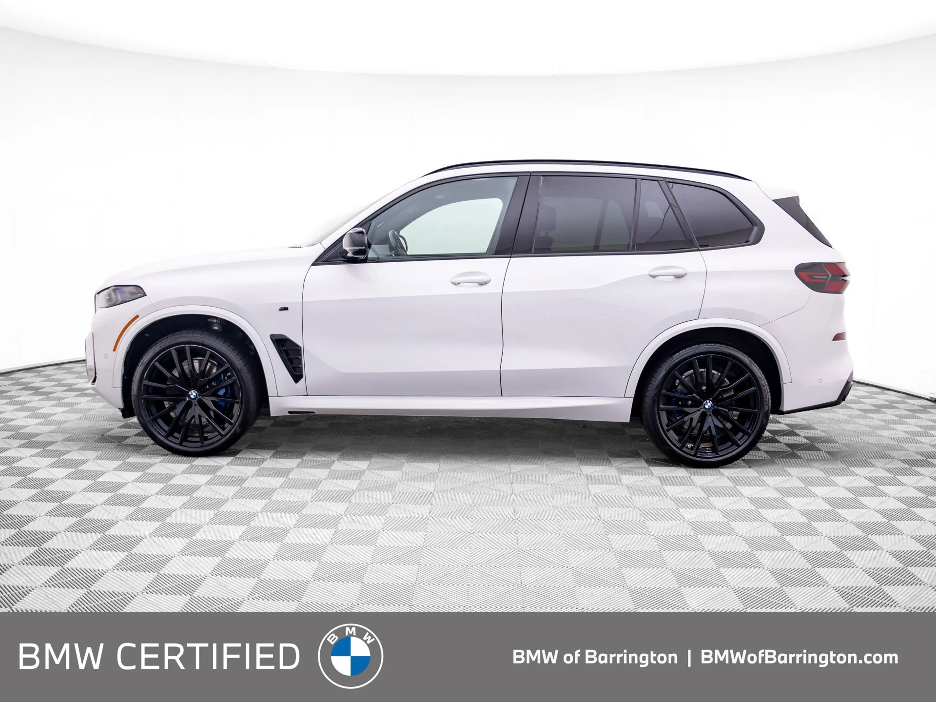 Certified Used 2024 White BMW M60i image 2