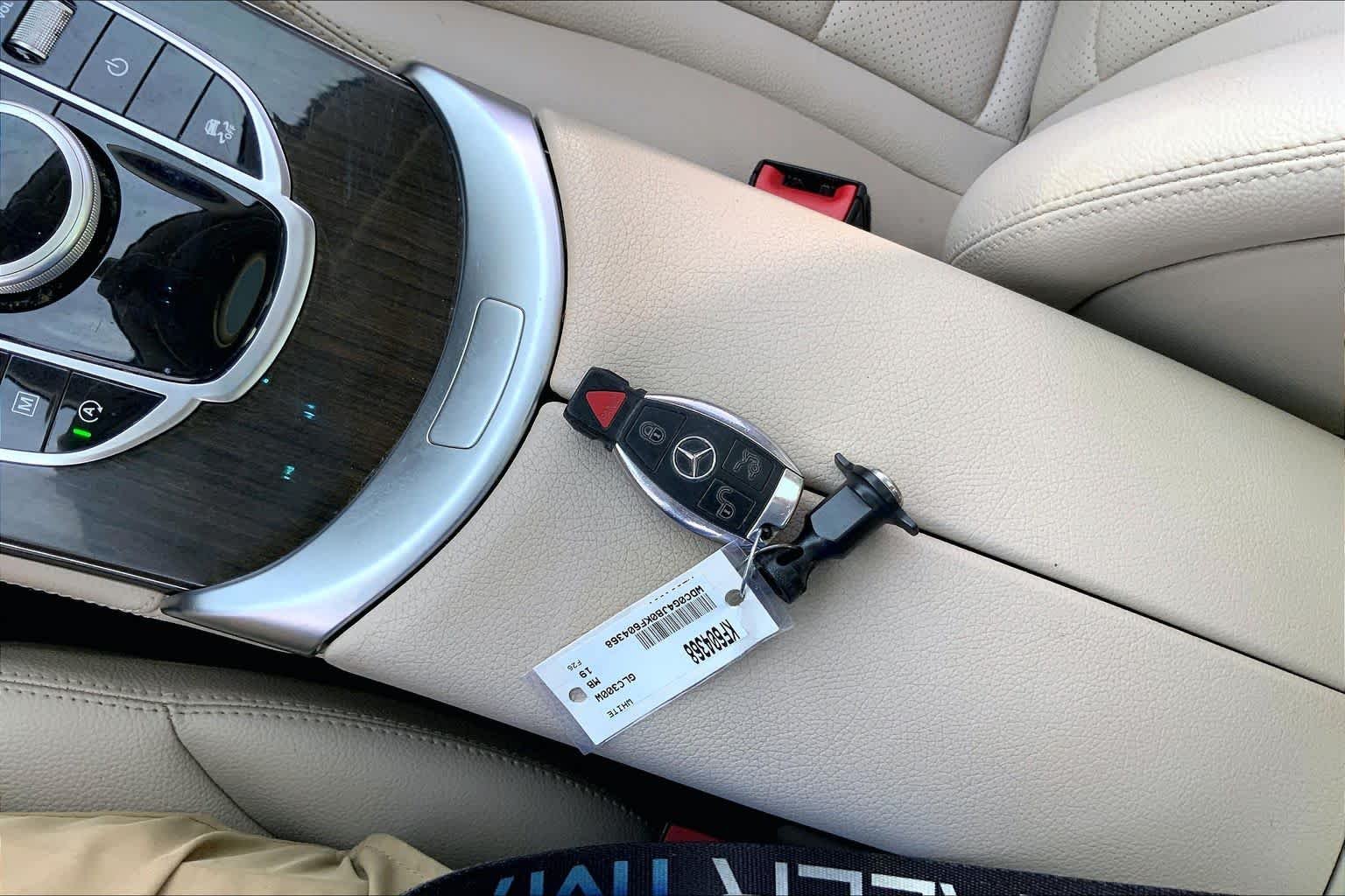 Certified Used 2019 Polar White Mercedes-Benz GLC 300 image 15
