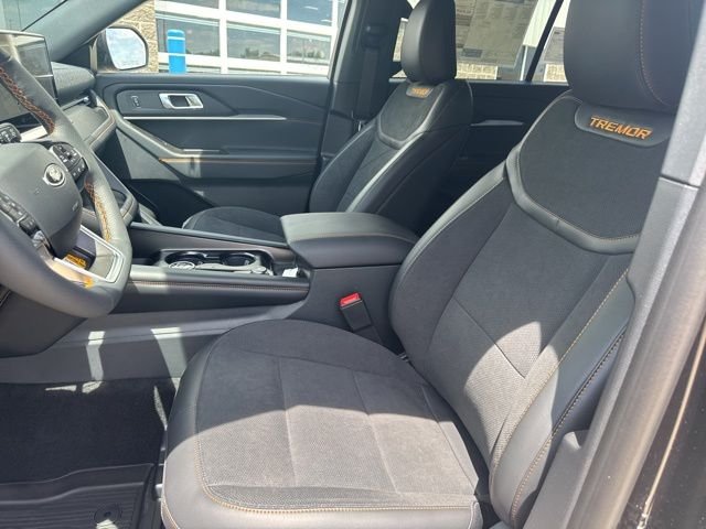 New 2026 Agate Black Metallic Ford Tremor® image 16