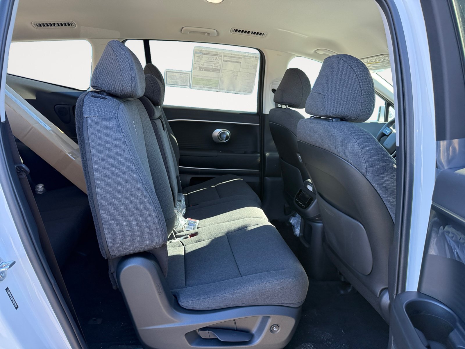 New 2026 Snow White Pearl Hyundai SE image 18