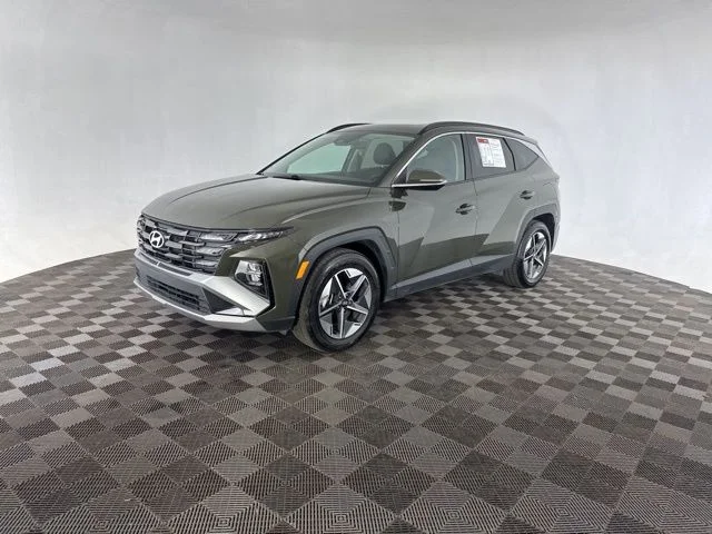 Used 2025 Green Hyundai SEL Convenience image 5