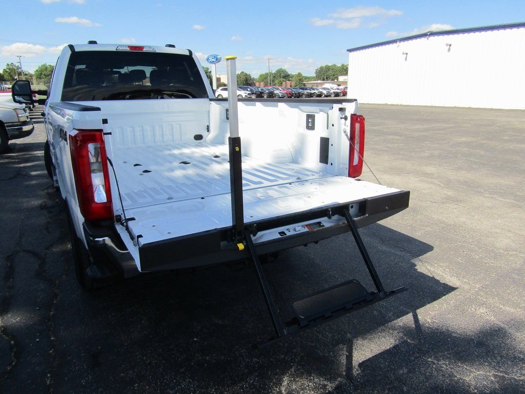 2026 Ford F-350 Super Duty XLT - Photo 31