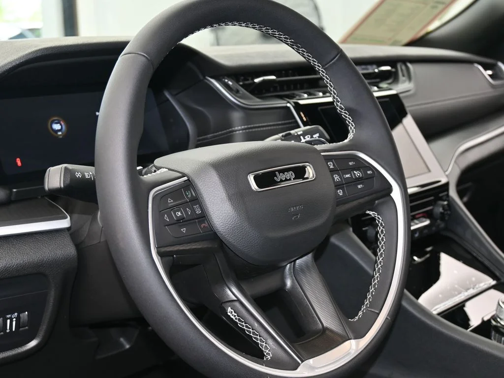2025 Jeep Grand Cherokee Laredo - Photo 13