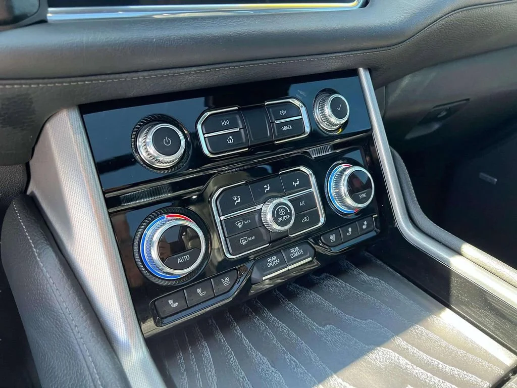 2021 GMC Yukon Denali - Photo 12
