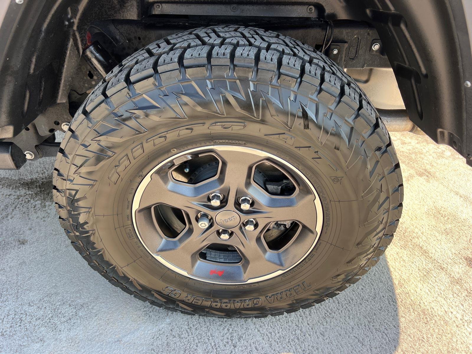 Used 2023 Sarge Green Clearcoat Jeep Rubicon image 19