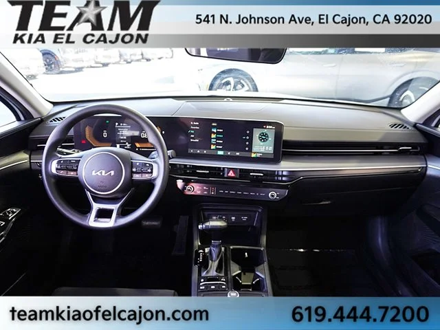 Used 2025 White Kia LXS image 19