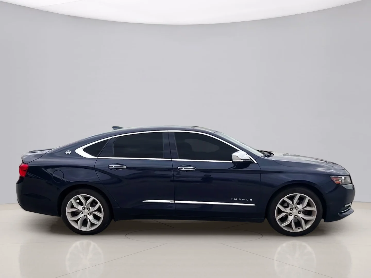 Used 2019 Blue Chevrolet LEATHER image 6