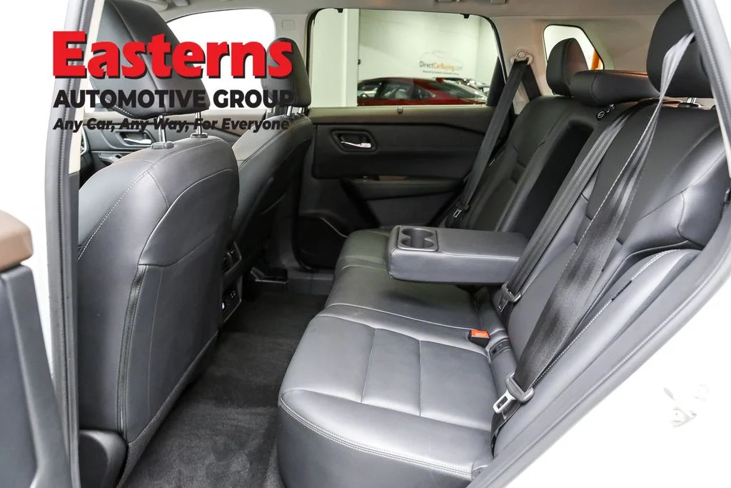 Used 2023 White Nissan SL image 24