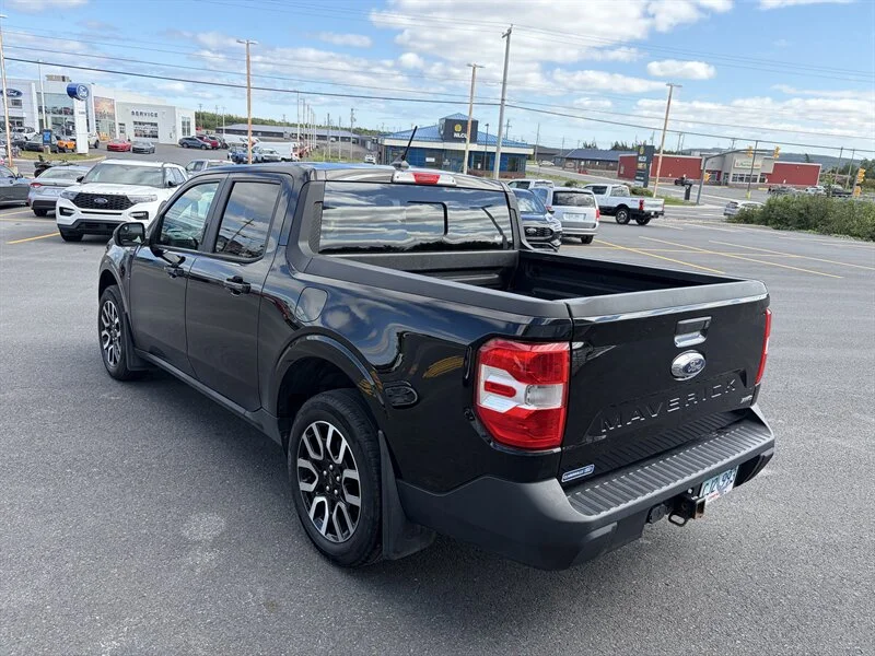 Used 2022 Black Ford Lariat image 4