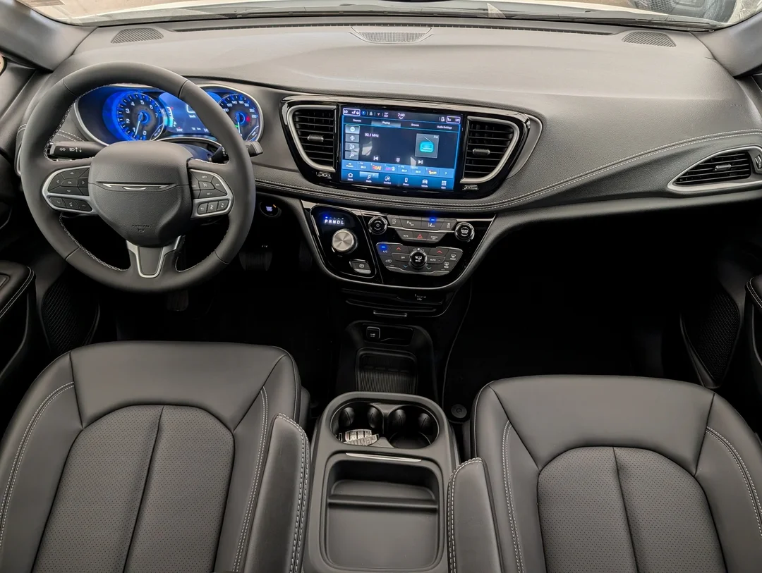 New 2027 White Chrysler Select - - AWD - 3.6L Pentastar V6 - Safety Sphere Pkg - Power Sunroof & More! image 25