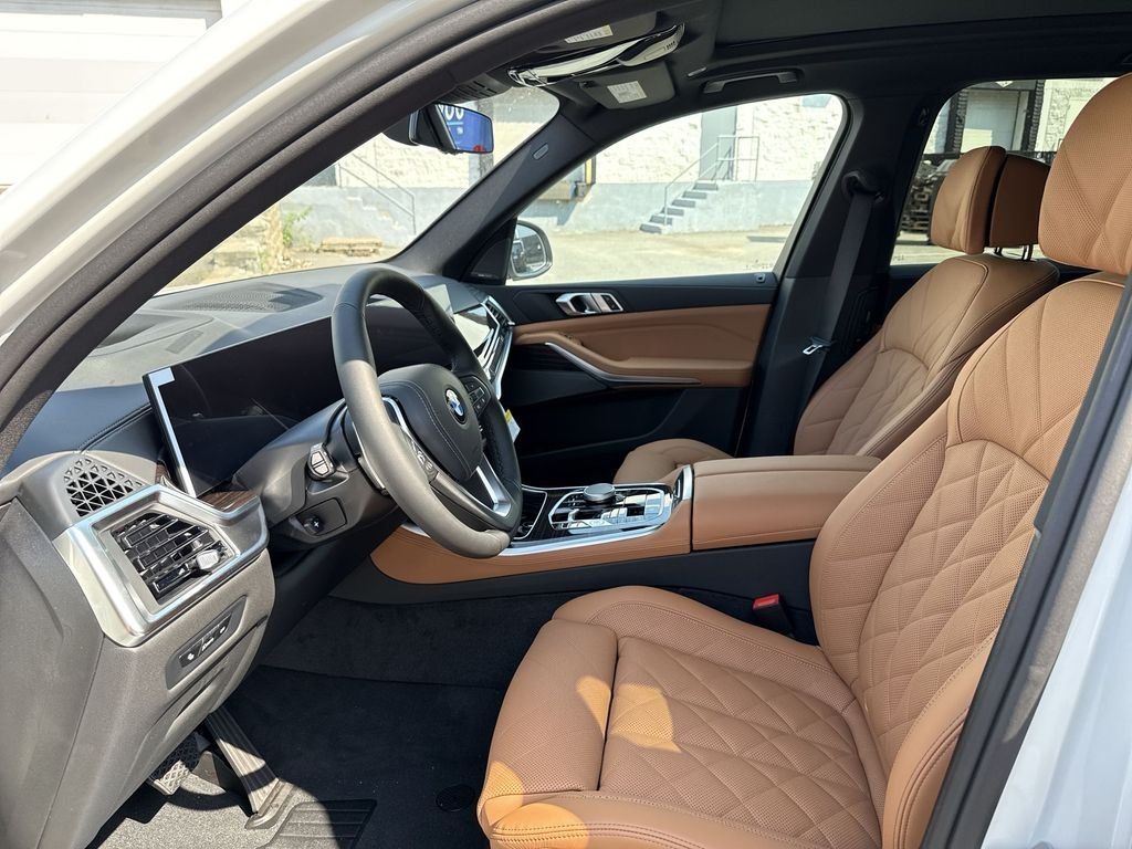 New 2026 White BMW xDrive40i image 11