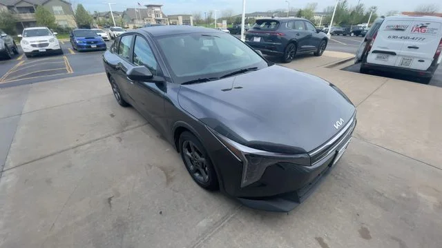 2025 Kia K4 LXS - Photo 4