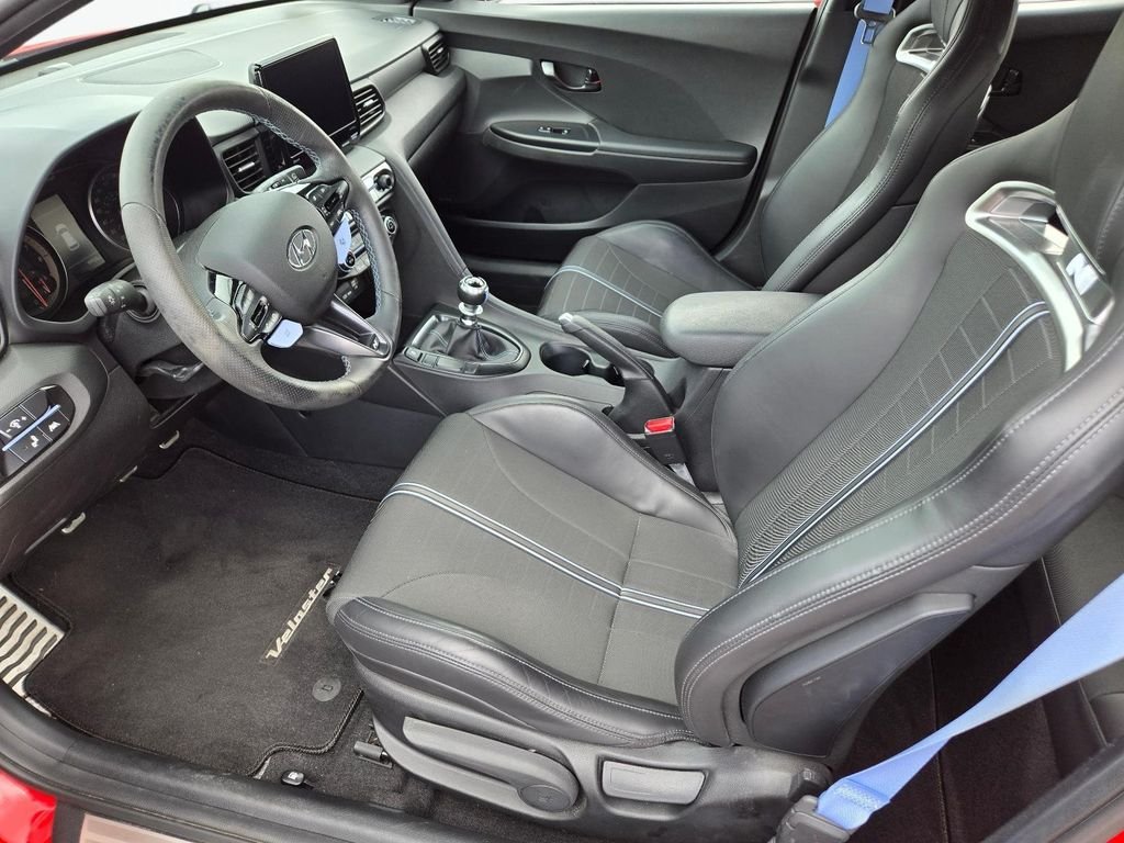 2022 Hyundai Veloster N - Photo 16