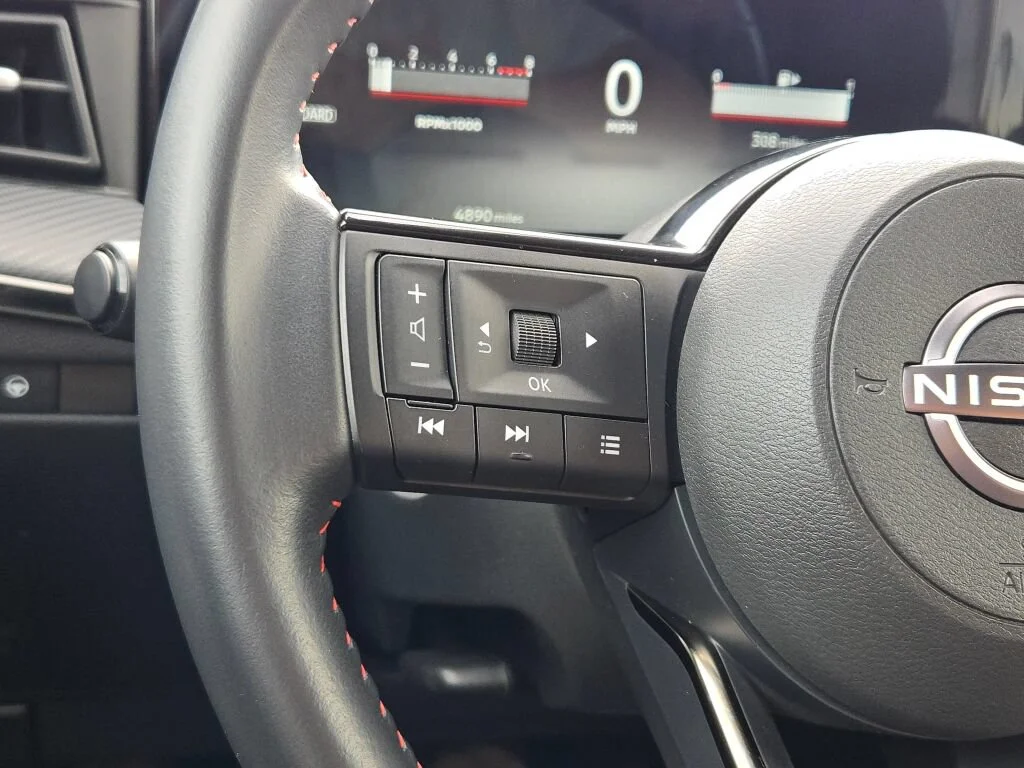 Used 2025 Brown Nissan SR image 26