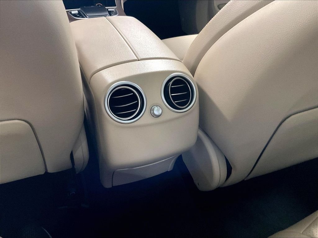 Used 2021 White Mercedes-Benz GLC 300 image 28
