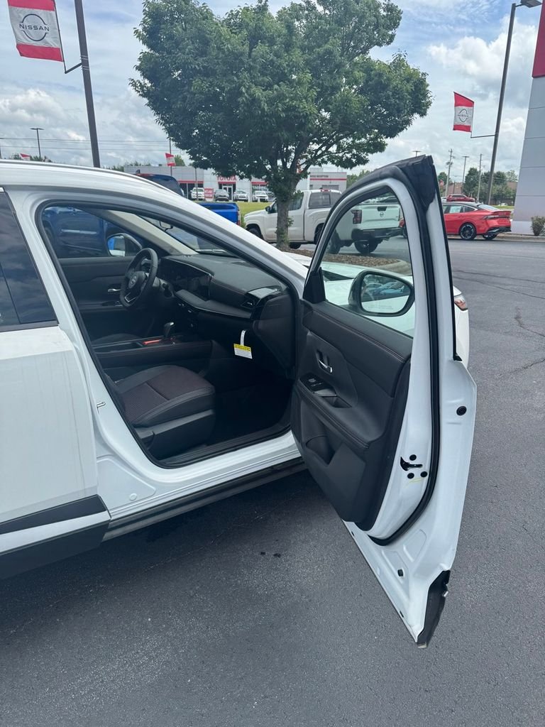 New 2026 Aspen White TriCoat Nissan SR image 18