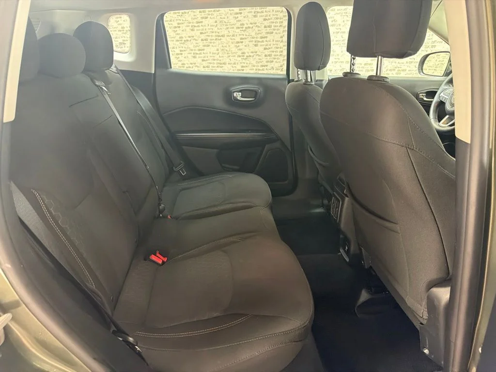 Used 2018 Olive Green Pearlcoat Jeep Sport image 12