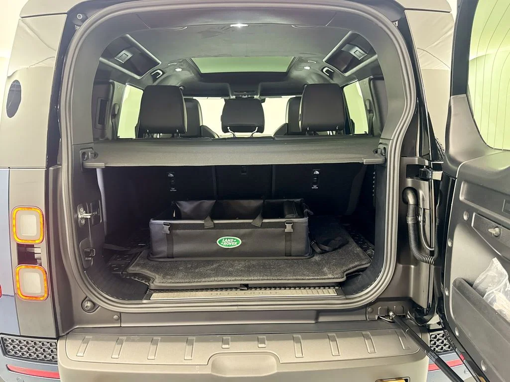 New 2026 Sargasso Blue Land Rover OCTA image 27