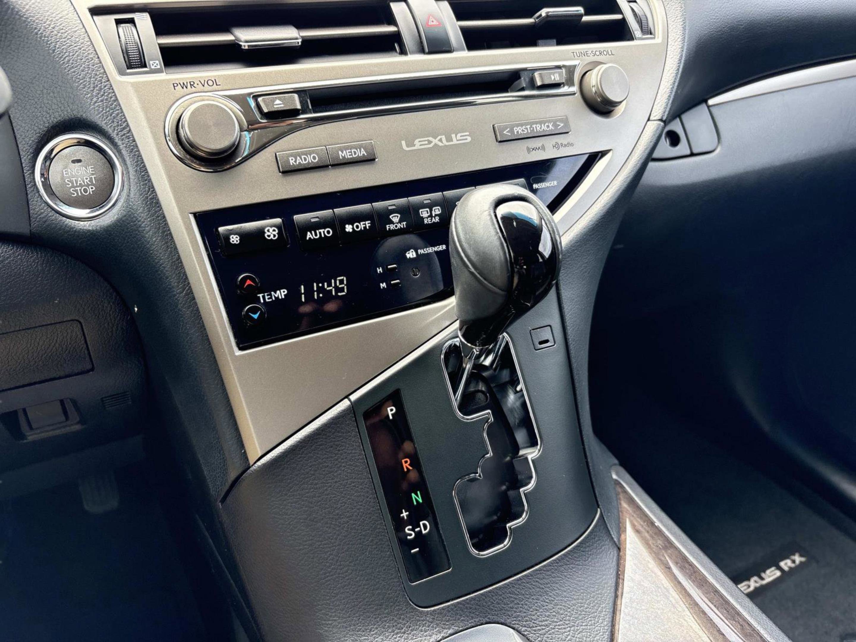 Used 2015 Silver Lexus 350 image 31