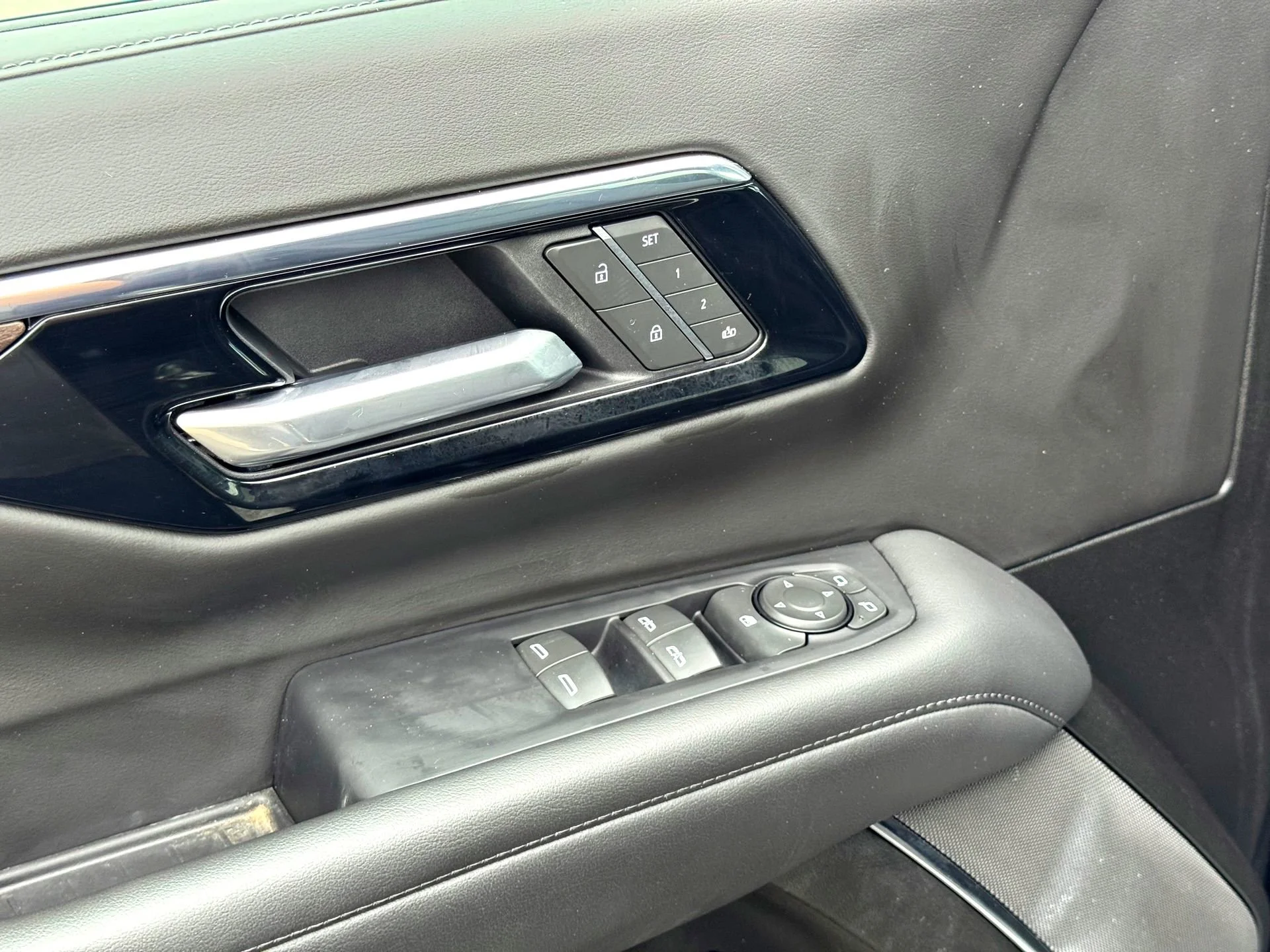 Used 2025 Black Chevrolet Z71 image 16