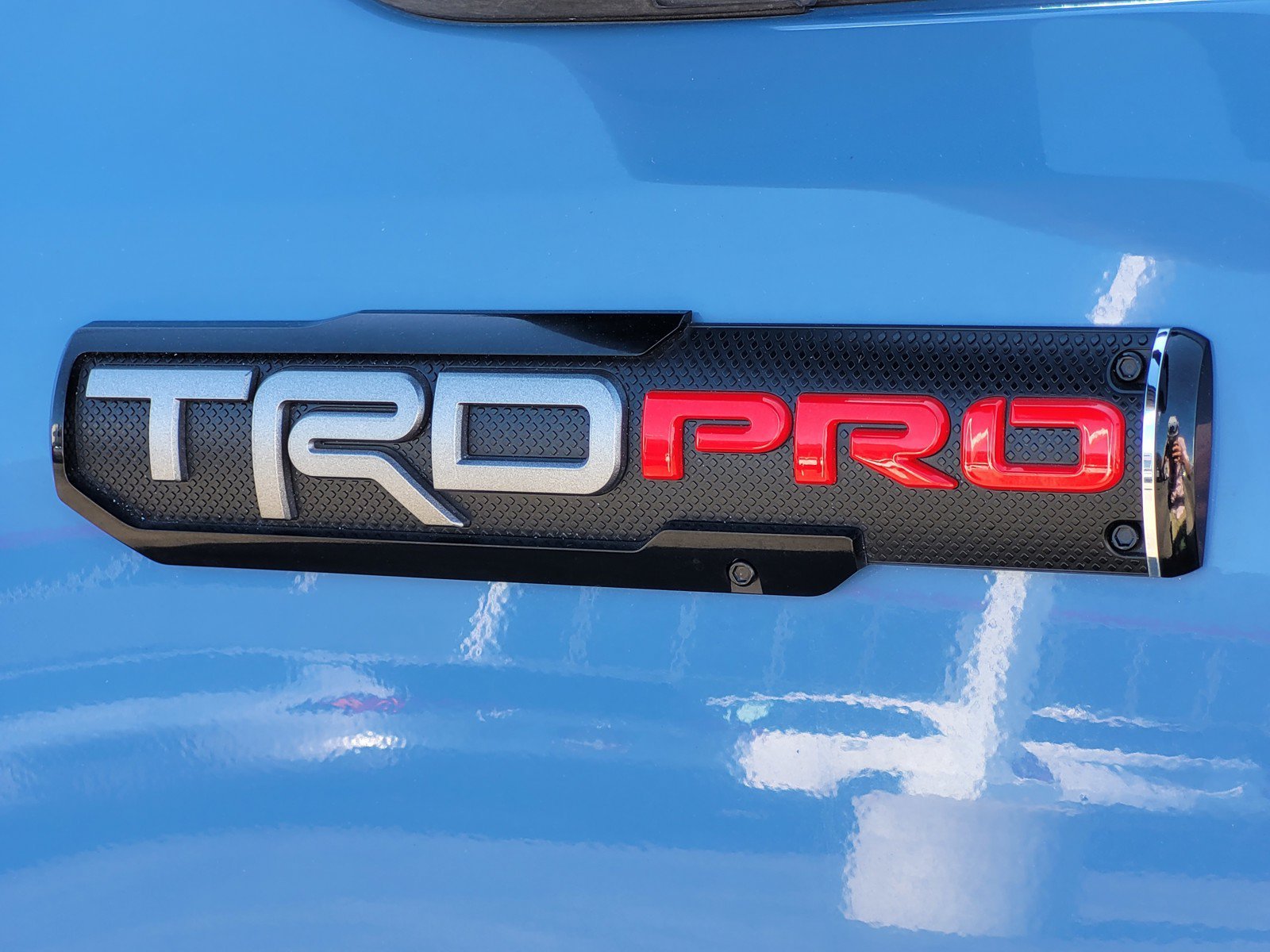 Used 2018  Toyota  image 10