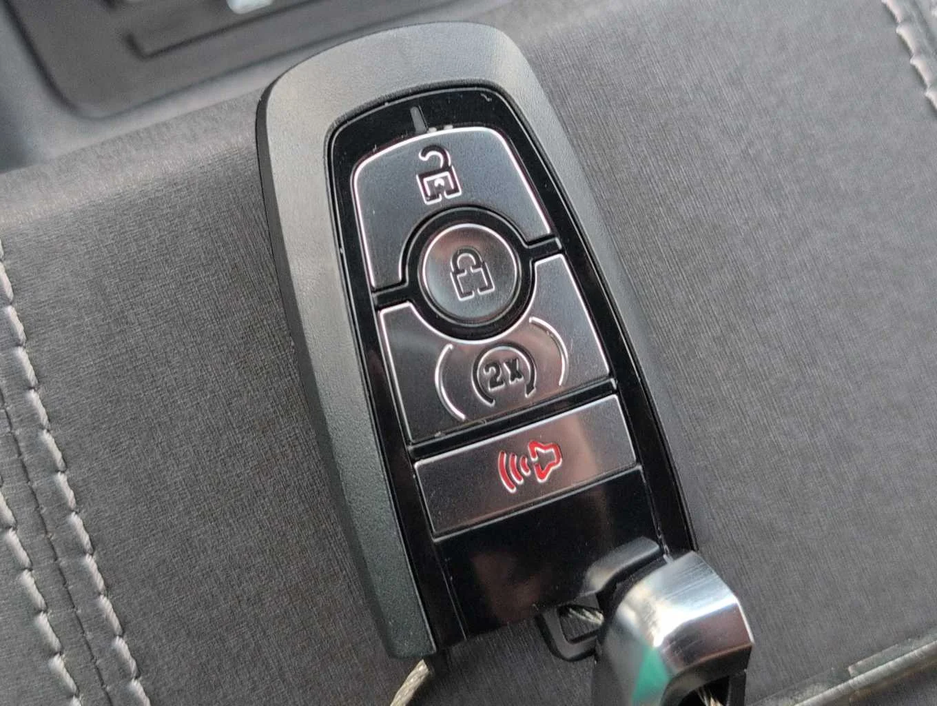 New 2026 Avalanche Gray Ford Big Bend® image 26