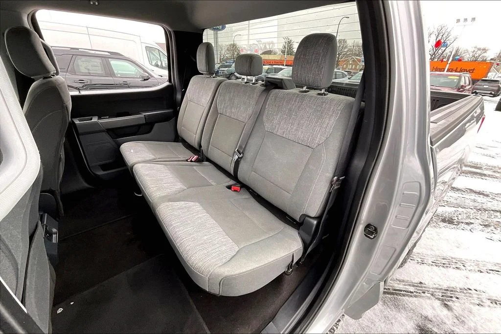 Used 2022 Silver Ford XLT image 23