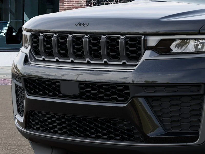 New 2026 Diamond Black Crystal Pearlcoat Jeep Altitude image 11