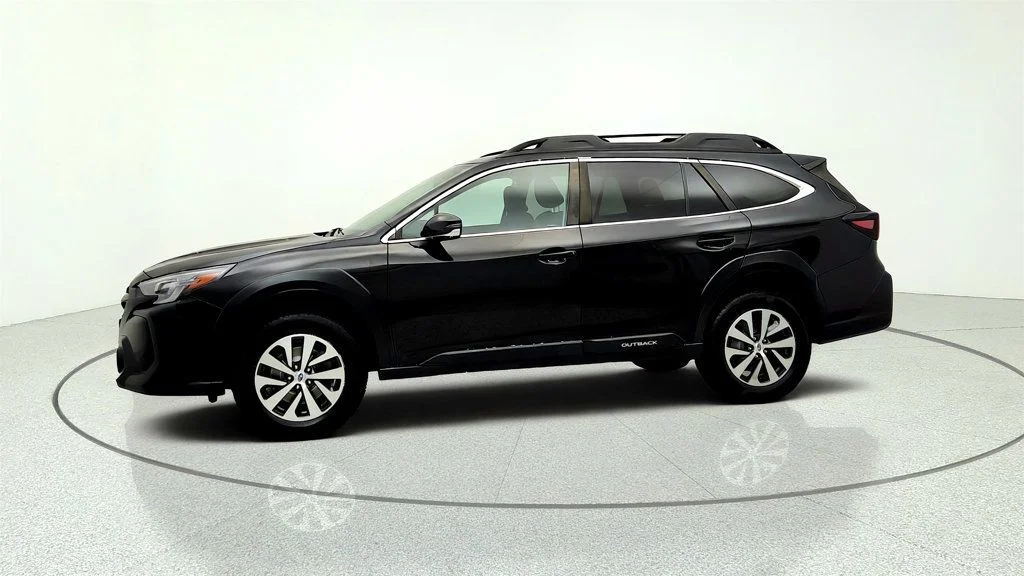Used 2023 Crystal Black Silica Subaru Premium CVT w/ BSD/RCTA & Hands-Free Power Rear Gate image 8
