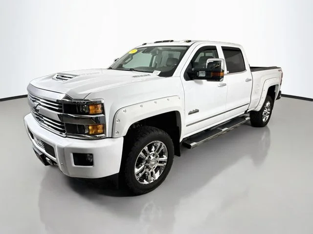 Used 2017 White Chevrolet High Country image 3