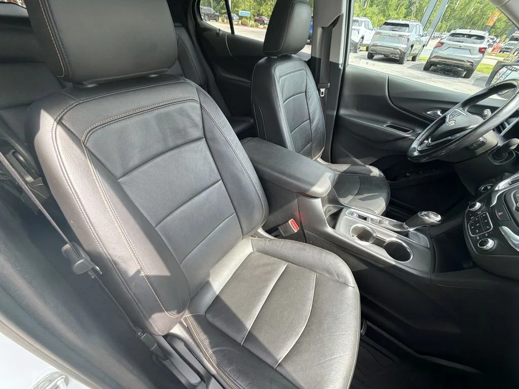 Used 2020 White Chevrolet LT image 27