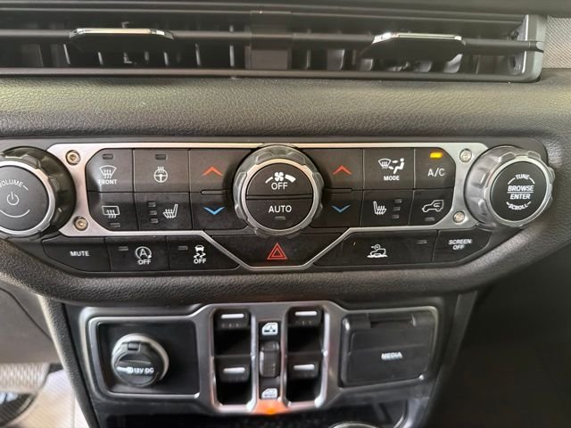 Used 2024 White Jeep Sport S image 17
