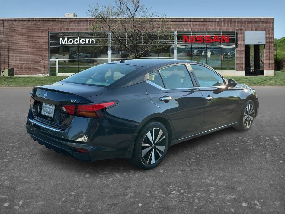 Used 2022 Storm Blue Metallic Nissan 2.5 SV image 4