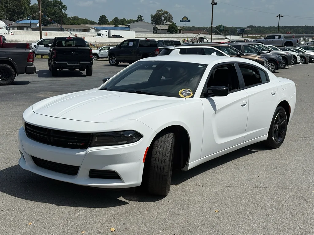 Used 2023 White Knuckle Clearcoat Dodge SXT image 3