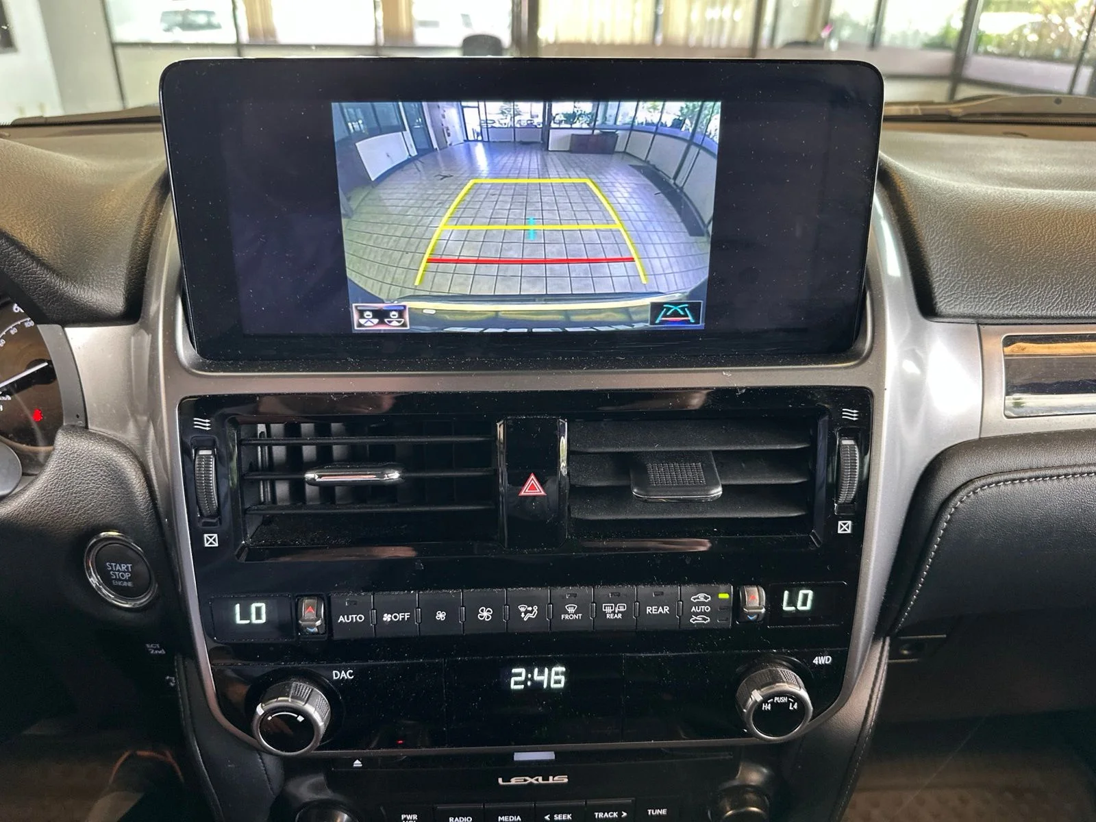 Used 2022  Lexus 460 image 19