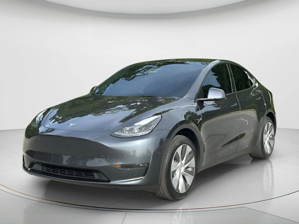 2024 Tesla Model Y Long Range Rear Wheel Drive's photo