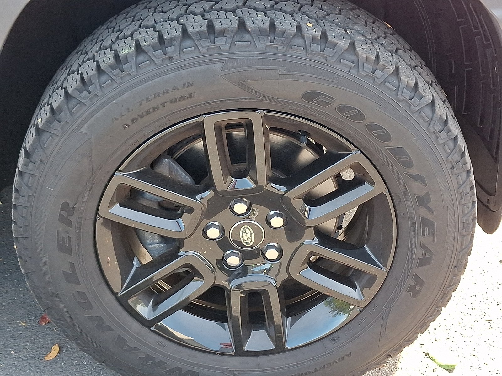 Certified Used 2023 Fuji White - 1AA Land Rover 90 S image 11