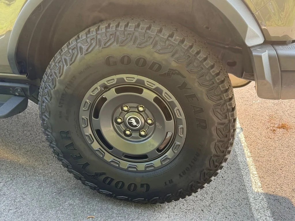 Used 2025 Gray Ford Badlands image 13