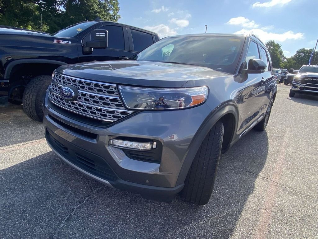 Used 2022 Gray Metallic Ford Limited image 3