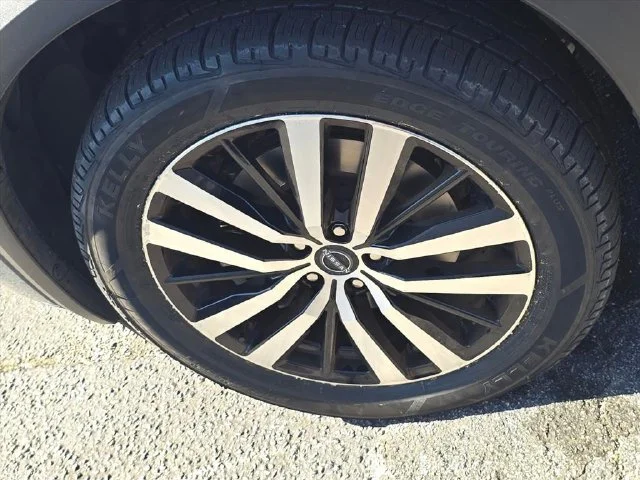 Used 2024 Gray Nissan Platinum image 29